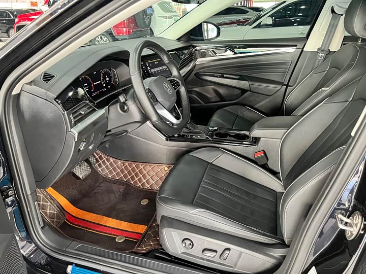 Фото 9 - Volkswagen Passat