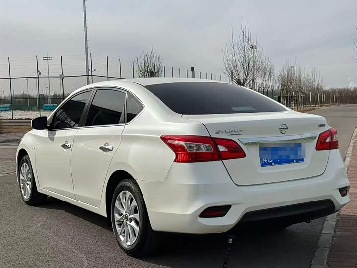 Фото 4 - Nissan Sylphy