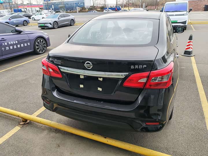 Фото 6 - Nissan Sylphy