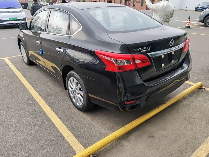 Фото 7 - Nissan Sylphy