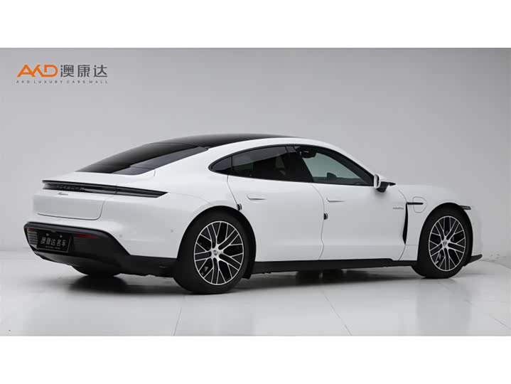 Фото 3 - Porsche Taycan