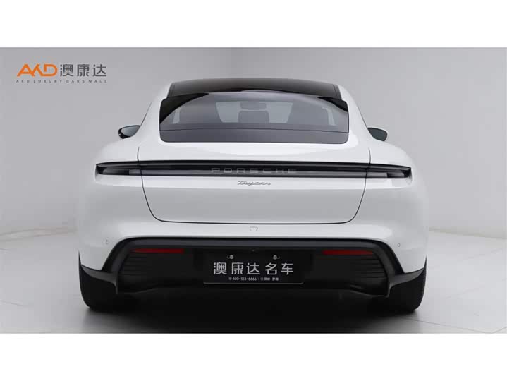 Фото 4 - Porsche Taycan