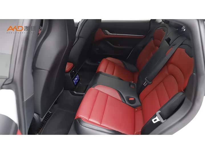 Фото 7 - Porsche Taycan