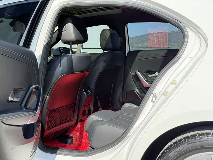 Фото 8 - Mercedes-Benz A-Class