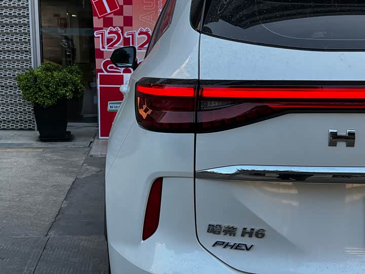 Фото 9 - Haval H6 Hybrid