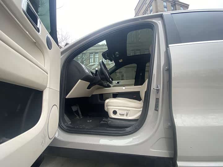 Photo 4 - LiXiang L6