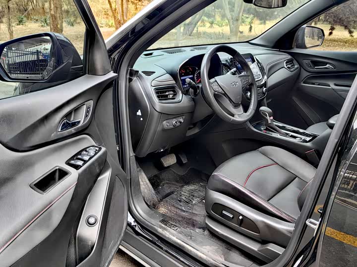 Фото 5 - Chevrolet Equinox