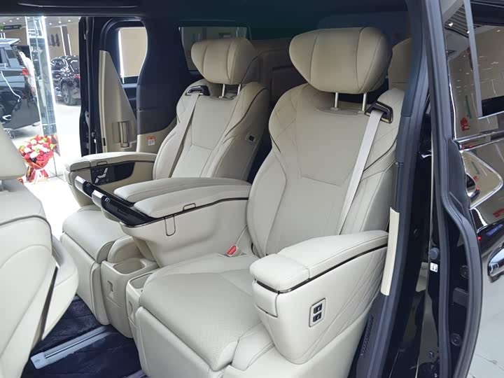 Фото 9 - Toyota Vellfire