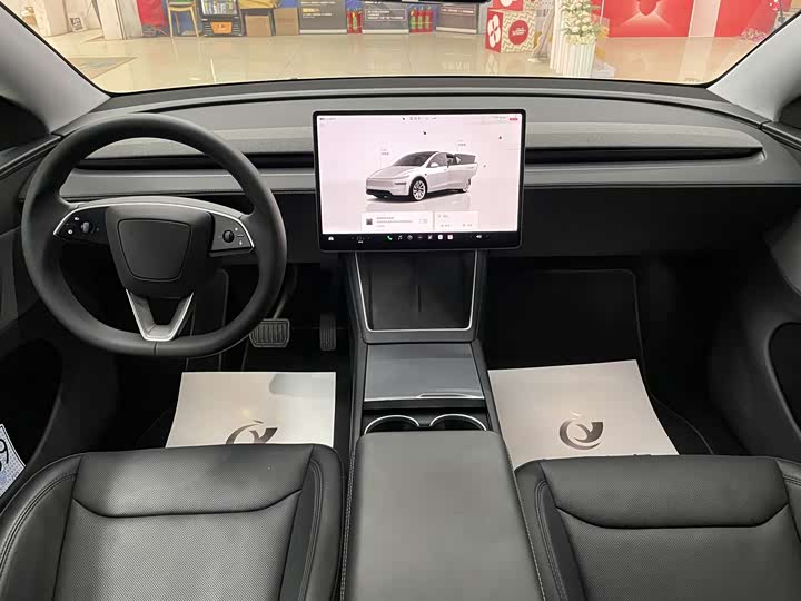 Фото 6 - Tesla Model Y