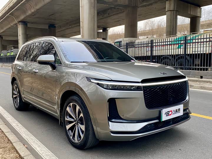 Фото 7 - LiXiang One