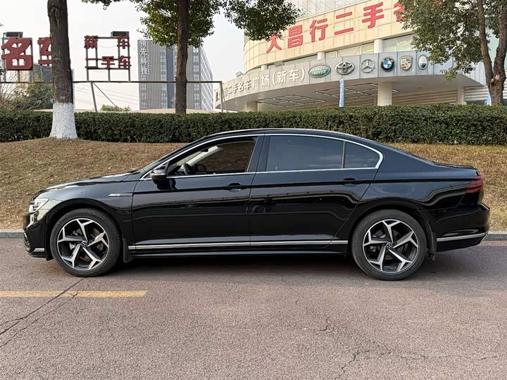 Фото 3 - Volkswagen Magotan