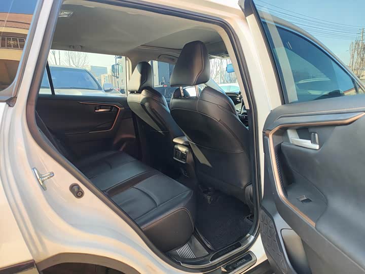 Фото 5 - Toyota Wildlander