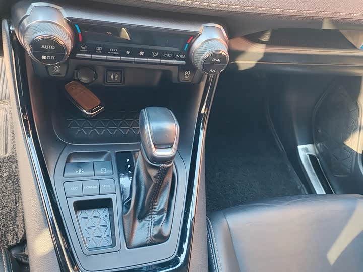 Фото 7 - Toyota Wildlander