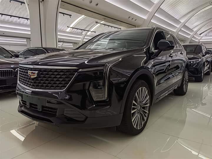 Фото 1 - Cadillac XT4