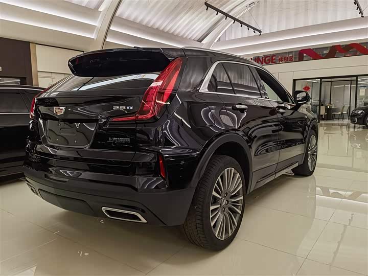 Фото 4 - Cadillac XT4