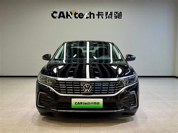 Фото 3 - Volkswagen Passat Hybrid