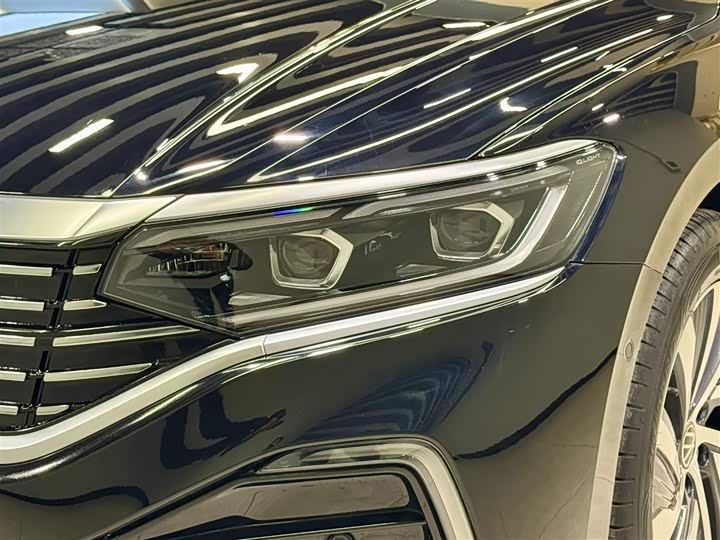 Фото 9 - Volkswagen Passat Hybrid