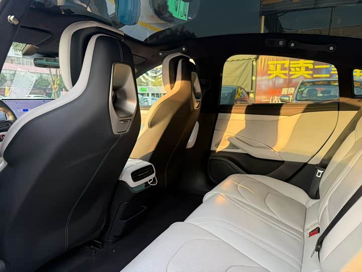 Фото 8 - Xiaomi SU7