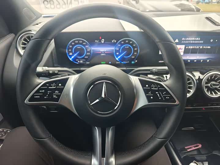 Фото 9 - Mercedes-Benz EQA