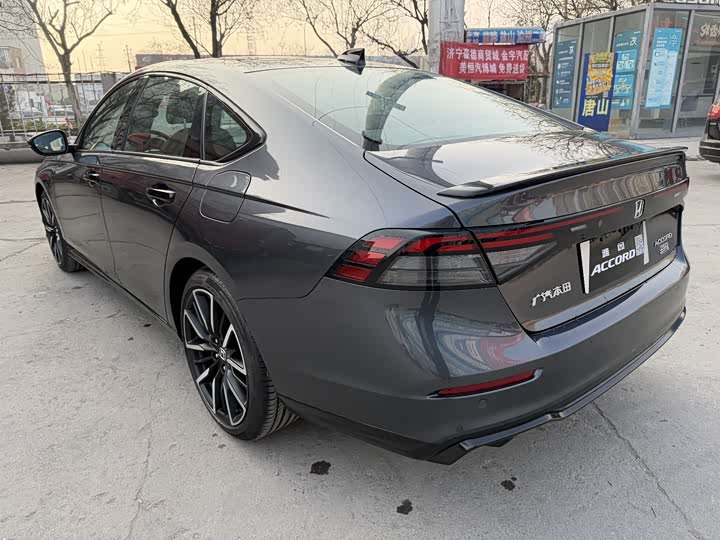 Фото 3 - Honda Accord