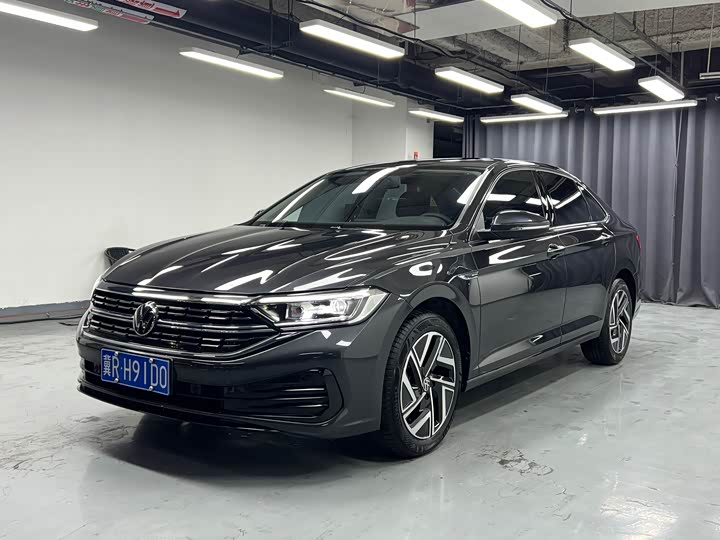 Фото 1 - Volkswagen Sagitar L