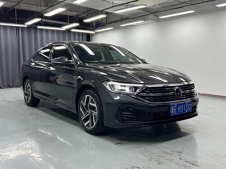 Фото 3 - Volkswagen Sagitar L