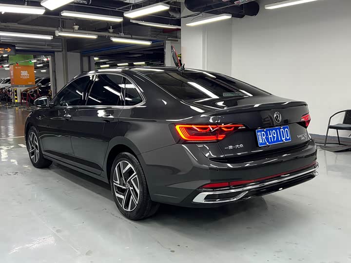 Фото 4 - Volkswagen Sagitar L