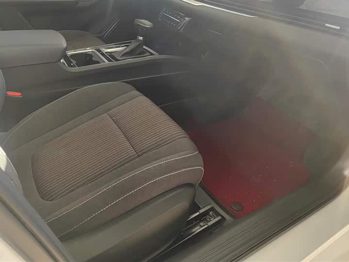 Фото 8 - Bestune B70