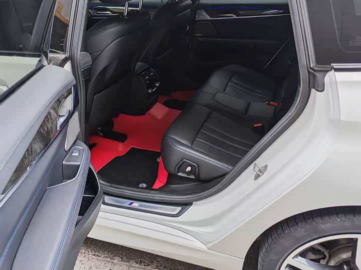 Фото 4 - BMW 6 Series GT