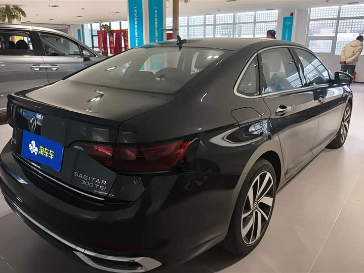 Фото 3 - Volkswagen Sagitar L