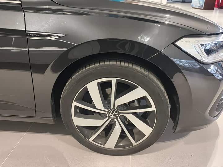 Фото 6 - Volkswagen Sagitar L