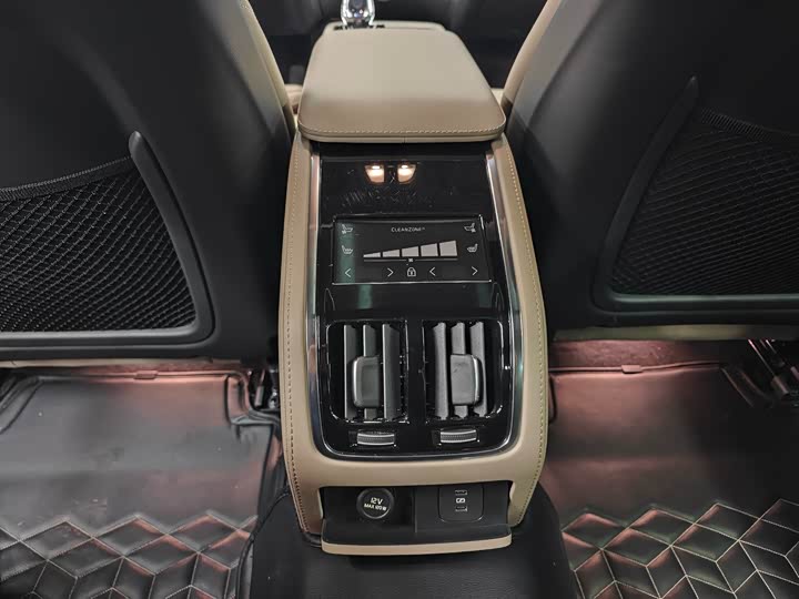 Фото 4 - Volvo S90