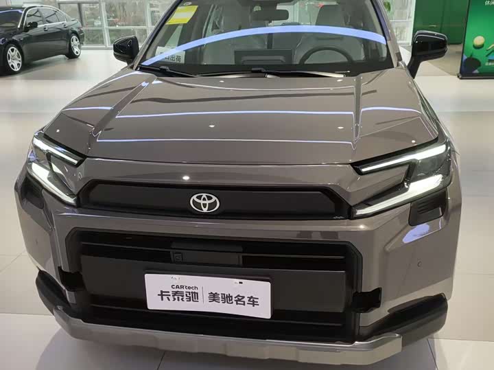 Фото 2 - Toyota RAV4