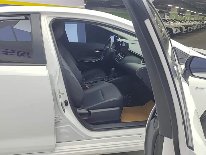 Фото 8 - Toyota Corolla