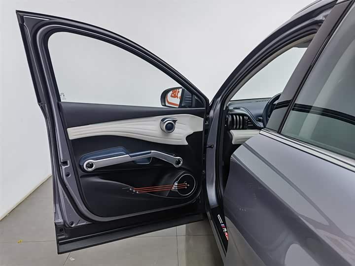 Фото 8 - BYD Yuan Plus