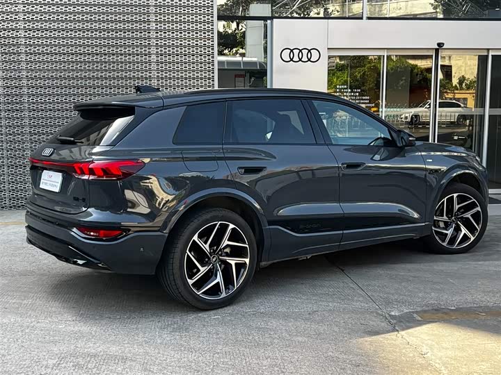 Фото 4 - Audi Q6L e-tron