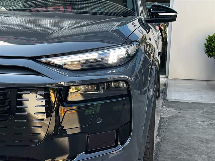 Фото 7 - Audi Q6L e-tron