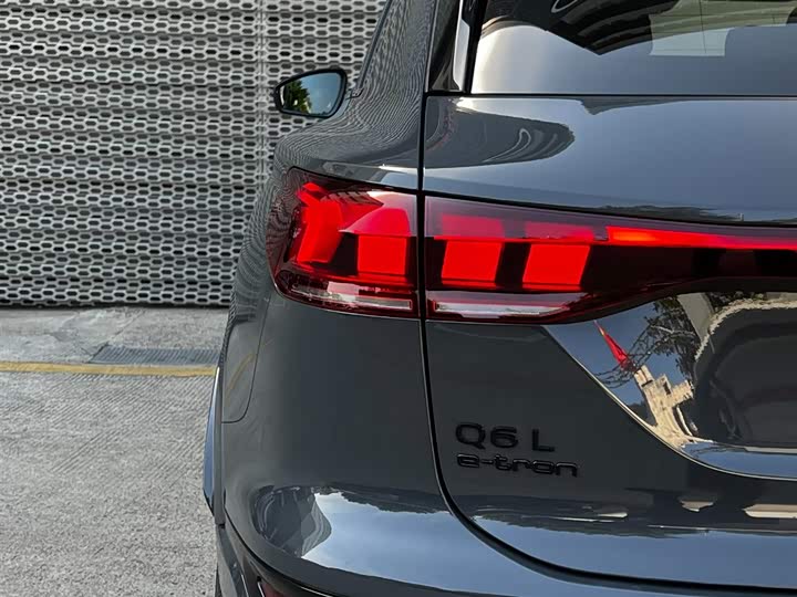 Фото 8 - Audi Q6L e-tron