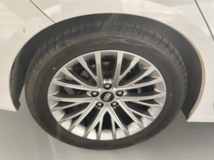 Фото 6 - Bestune B70