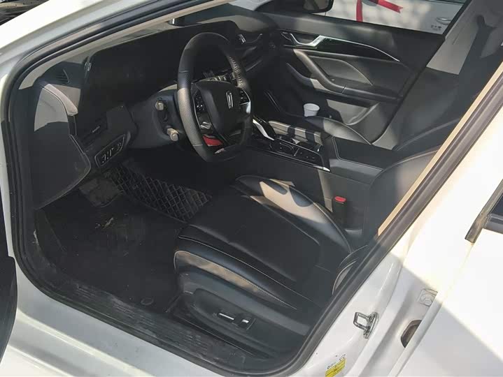 Фото 9 - Bestune B70