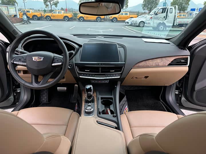 Фото 6 - Cadillac CT5