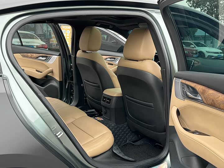 Фото 8 - Cadillac CT5