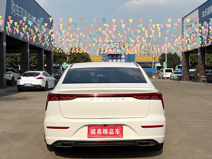 Фото 5 - Bestune B70