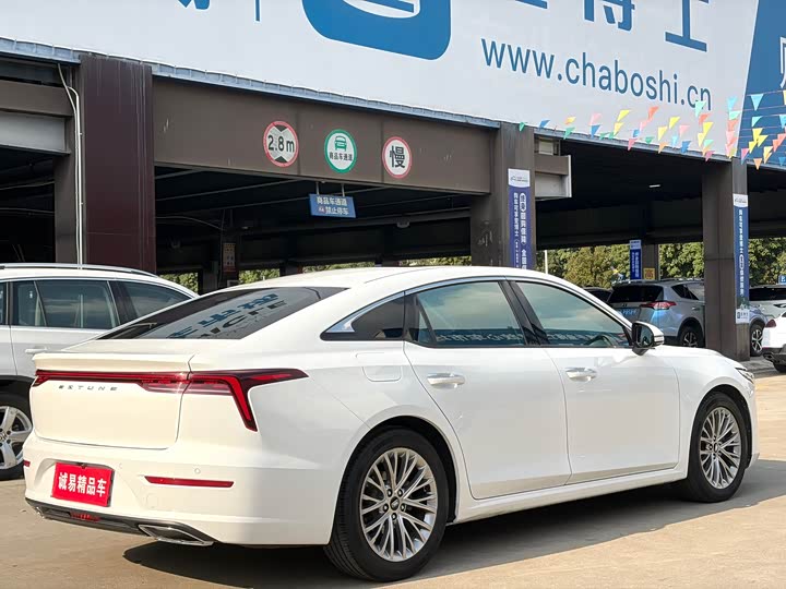 Фото 6 - Bestune B70