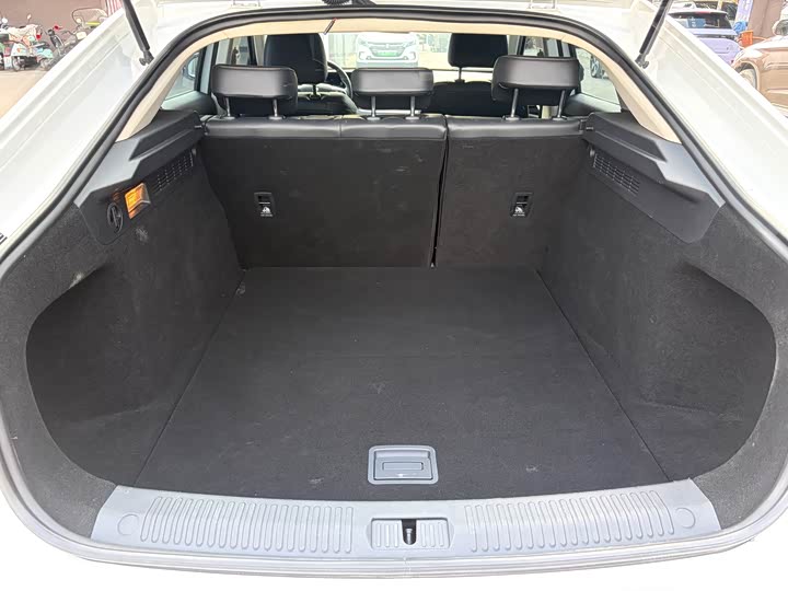 Фото 9 - Bestune B70