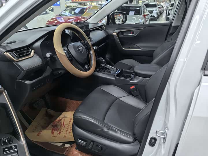 Фото 6 - Toyota Wildlander