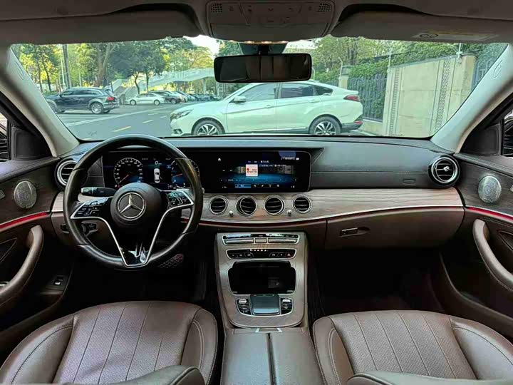 Photo 7 - Mercedes-Benz E-Class