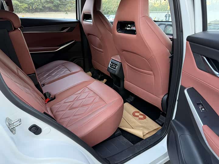 Фото 9 - Changan CS75 Plus