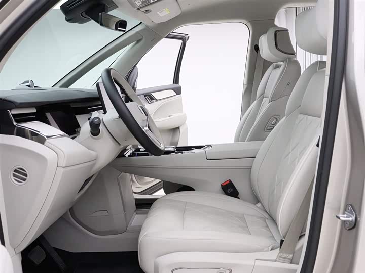 Фото 2 - Volvo EM90