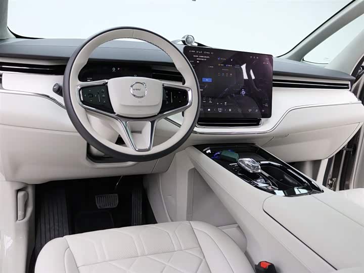 Фото 9 - Volvo EM90